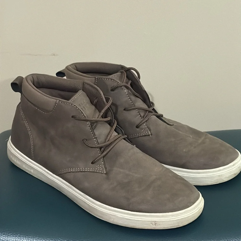 Perry Ellis Brown Chukka Boots with Suede Finish Men's Size 11 career wear